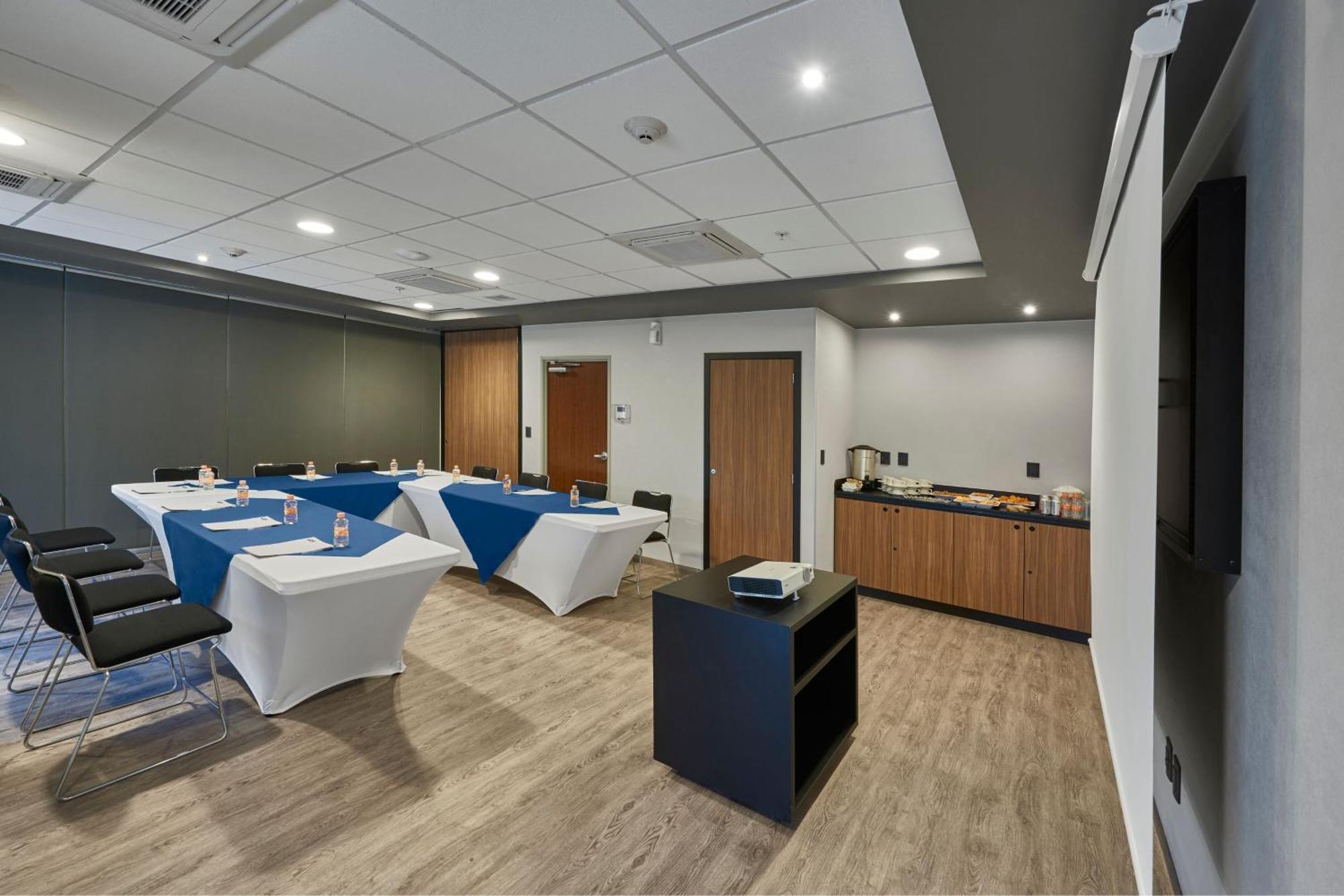 City Express Plus By Marriott Leon Centro De Convenciones Esterno foto