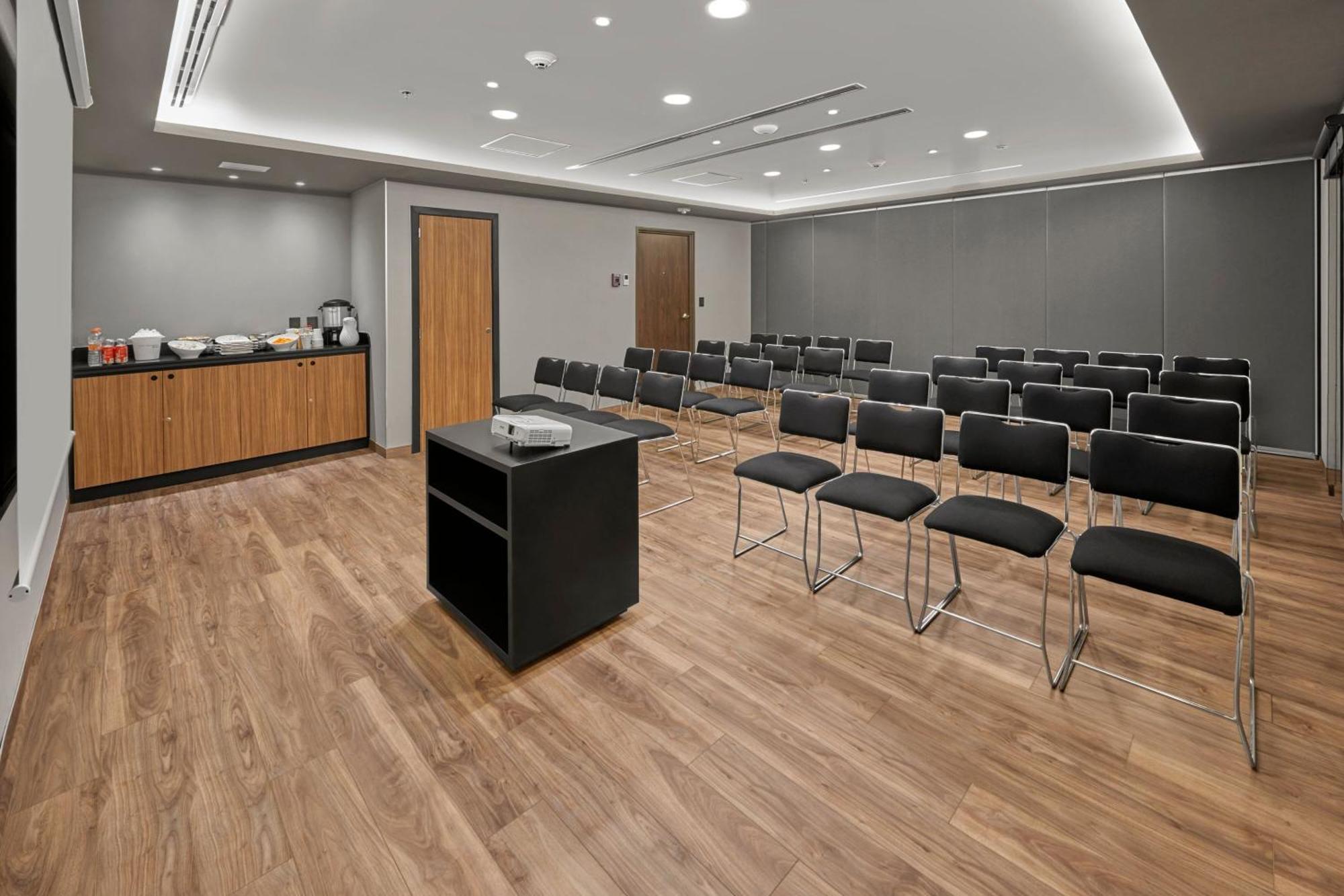 City Express Plus By Marriott Leon Centro De Convenciones Esterno foto