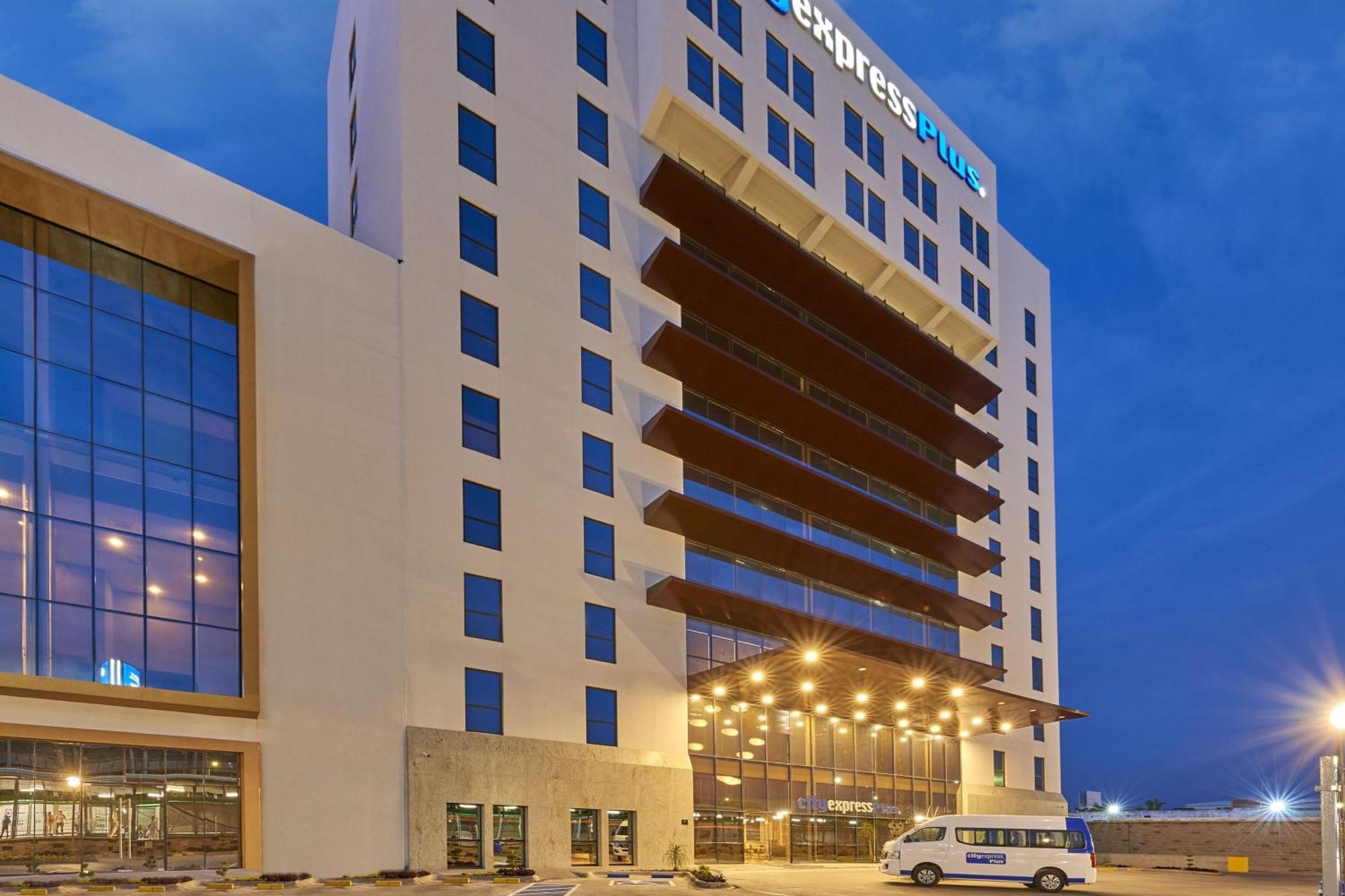 City Express Plus By Marriott Leon Centro De Convenciones Esterno foto