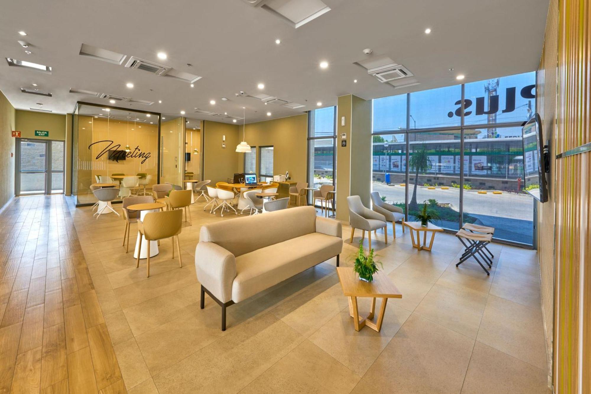 City Express Plus By Marriott Leon Centro De Convenciones Esterno foto