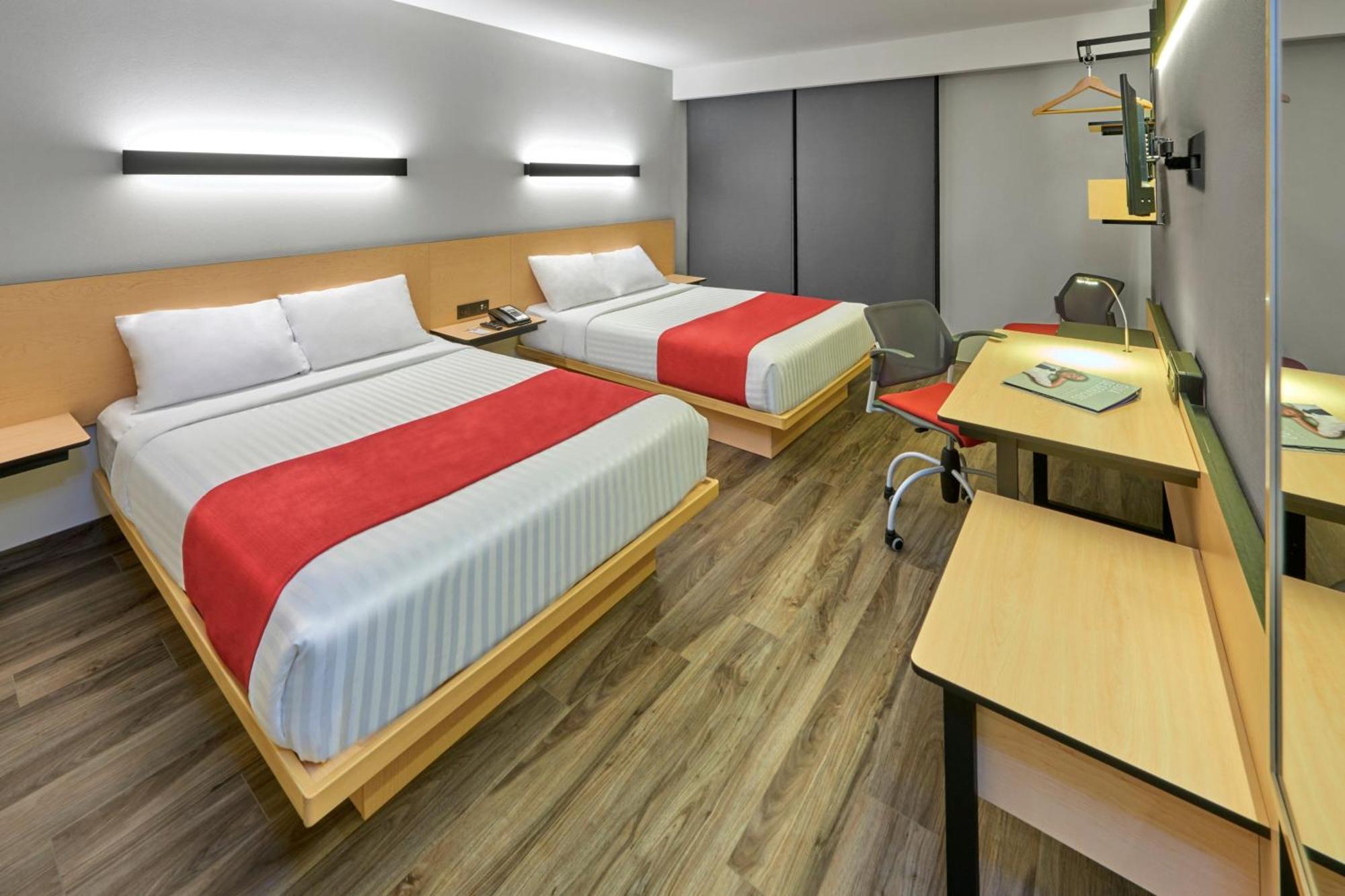 City Express Plus By Marriott Leon Centro De Convenciones Esterno foto