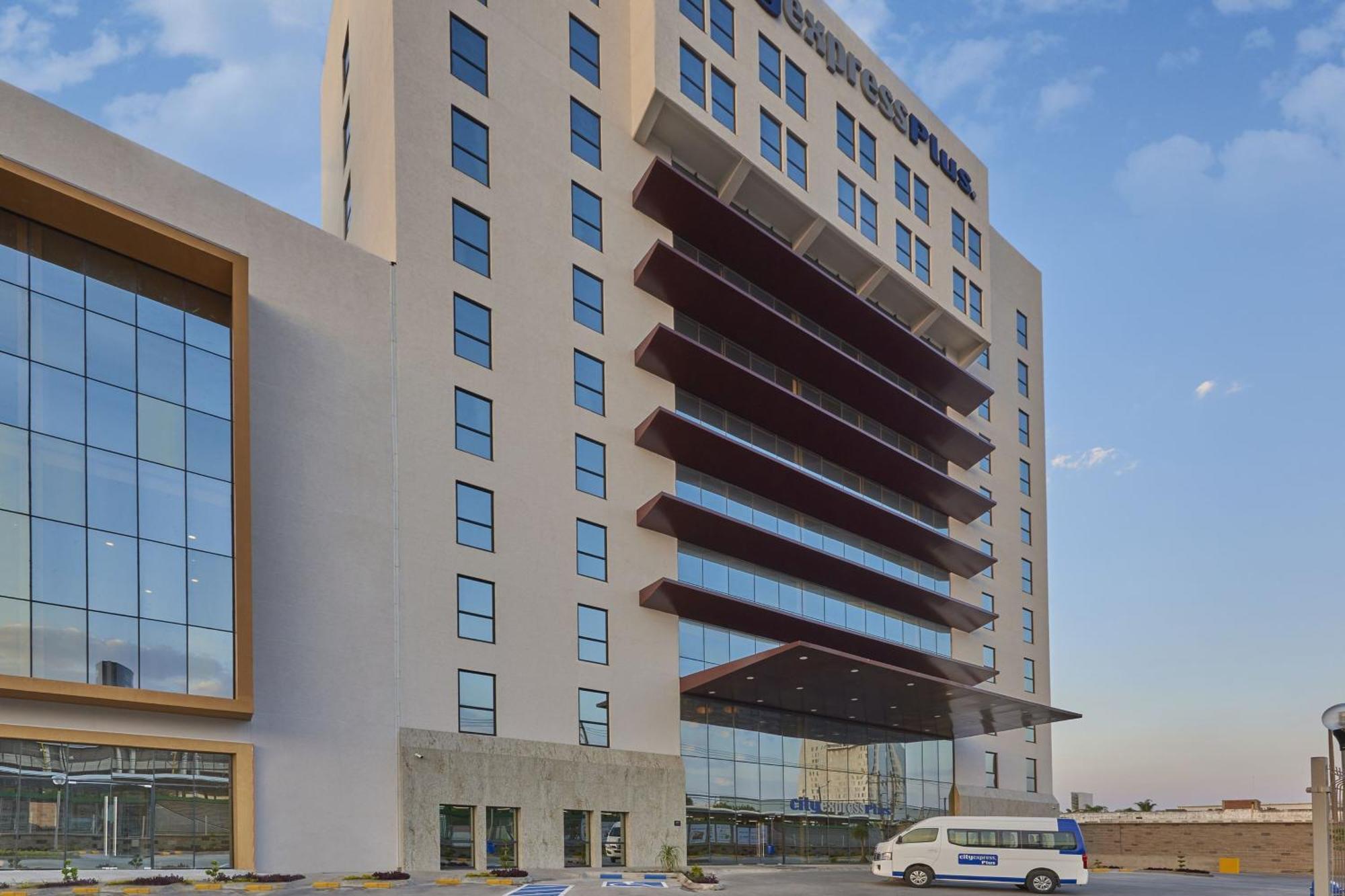 City Express Plus By Marriott Leon Centro De Convenciones Esterno foto