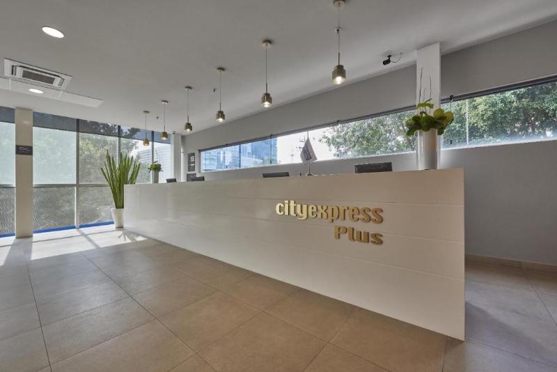 City Express Plus By Marriott Leon Centro De Convenciones Esterno foto