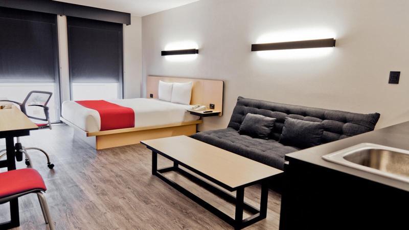 City Express Plus By Marriott Leon Centro De Convenciones Esterno foto